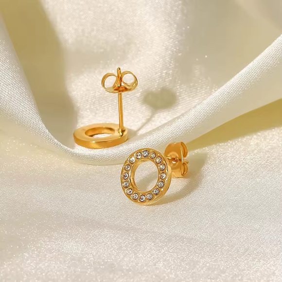18K Gold Plated Circle Stud Earrings - Picture 3 of 6